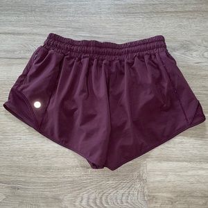 Lululemon Hotty Hot Shorts 2.5- size 6